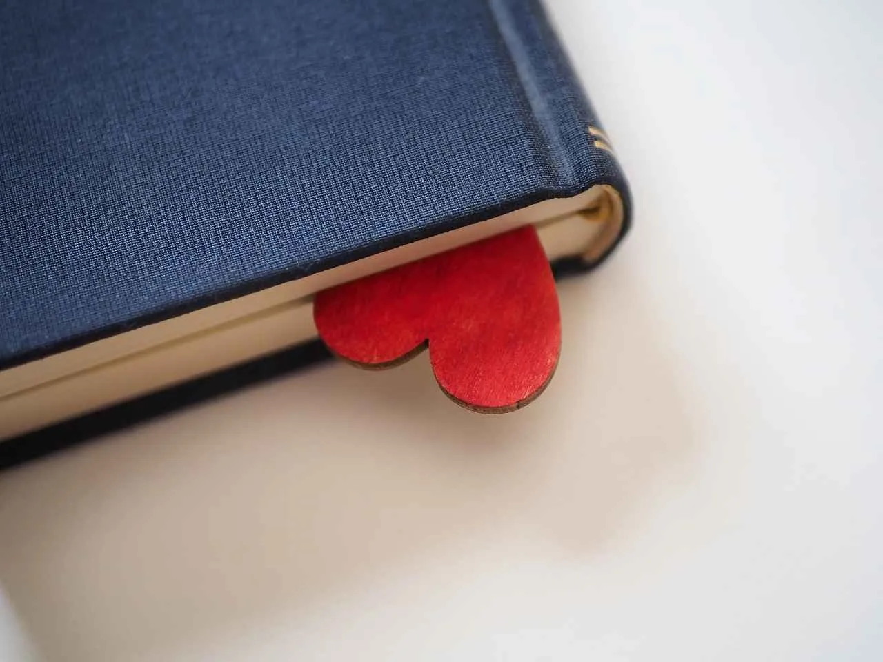 Kumaş Boyası ile Yılın Renklerini Keşfedin Kumaş Boyası ile Yılın Renklerini Keşfedin