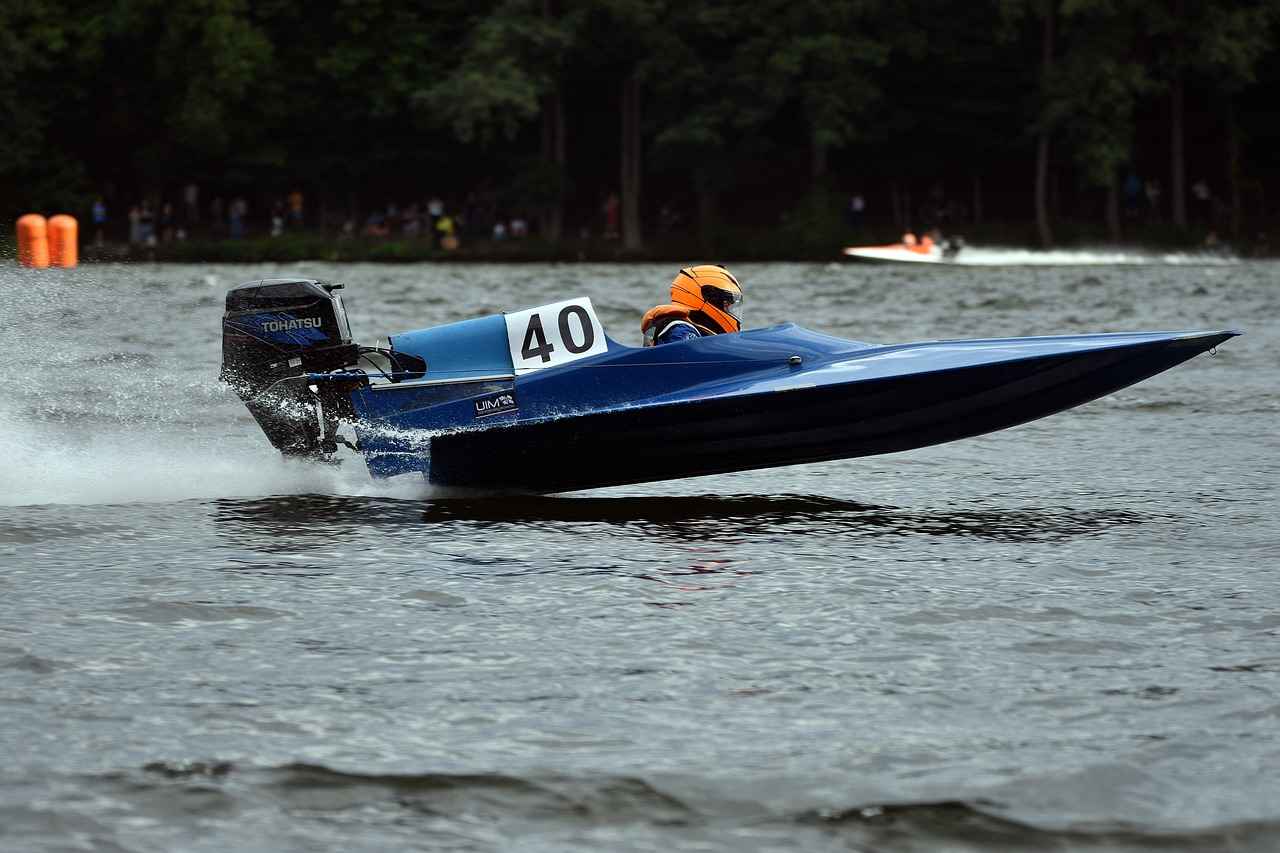Kumaş Boyası ile Duvardaki Boşluğu Doldurun
